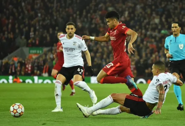 El colombiano logró una meta personal que reivindica la participación de los colombianos en la Champions League y alegra a su país natal.