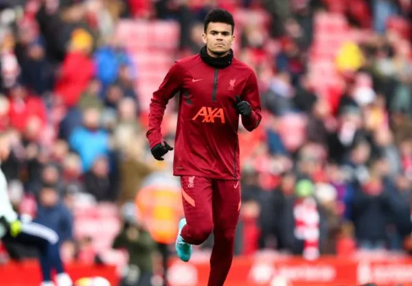 El colombiano Luis Díaz cuando juegue debe estar atento de algo que caracteriza al fútbol inglés y ya lo comprobó en su debut.