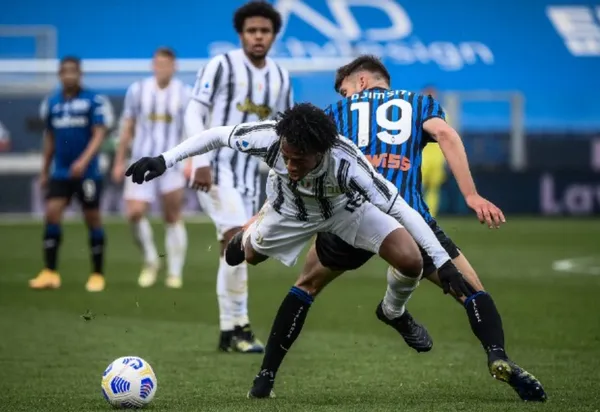 El colombiano perdió la final de la Copa Italia 2022 y cometió un error en defensa.