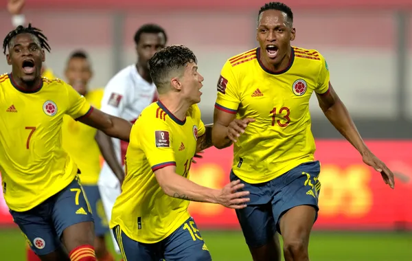 El colombiano que afirma que trabaja duro para mejorar pero solo le marca goles a equipos irrelevantes.