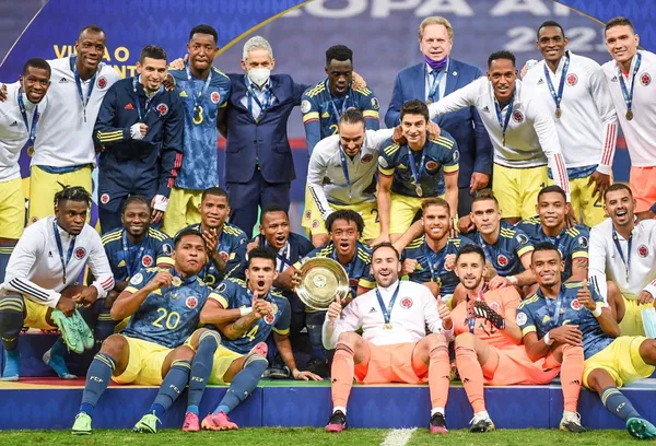 El colombiano Rafael Santos Borré en la Selección Colombia no ha dado la talla y pide ser titular, pese a que no se ha ganado el puesto.