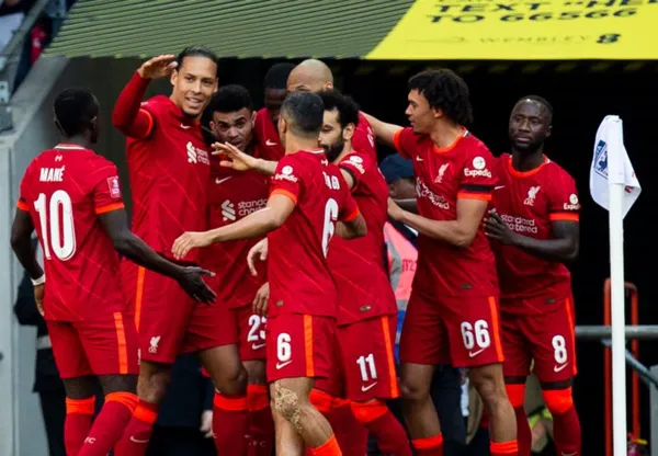 El colombiano salió como gran figura en el choque entre Manchester United y Liverpool, donde logró anotar el primer tanto y asistir en una oportunidad.