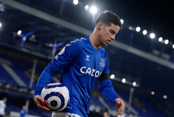 El colombiano se demoró en despedirse de los hinchas del Everton porque tenía un mar de emociones que no sabía cómo manejarlas, pero pudo hacerlo de manera discreta.