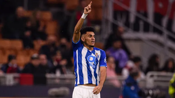 El colombiano sigue demostrando que es un jugador top, sus compañeros no están al mismo nivel y “El Guajiro” le hizo un pedido especial a sus socios de juego.