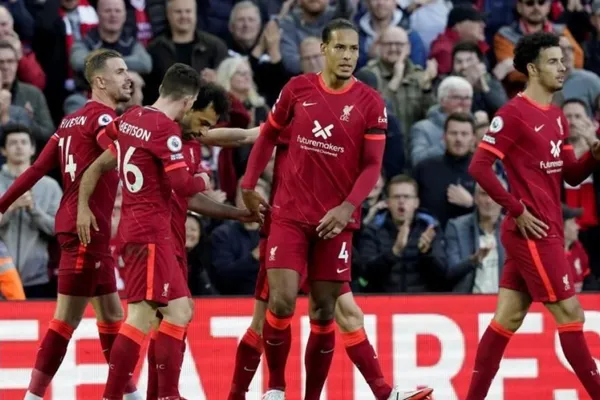 El colombiano tuvo la confianza de Jurgen Klopp para ser inicialista ante Leicester y hay un compañero que no le pasó el balón al guarjio, prefería hacer la individual.