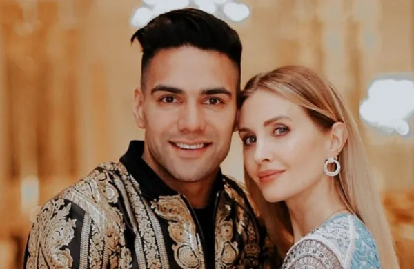 El colombiano vive junto a su numerosa familia en una casa muy cómoda y bien ubicada en Turquía.