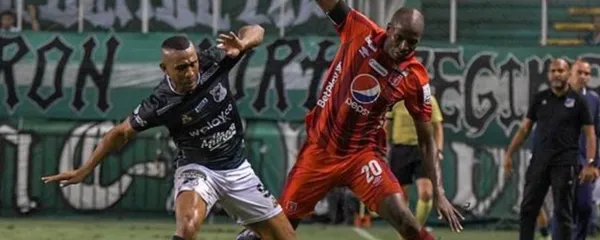 El conjunto azucarero sufrió una dolorosa derrota con dos hombres más que su rival y la hinchada no dudo en aplaudir al equipo escarlata.