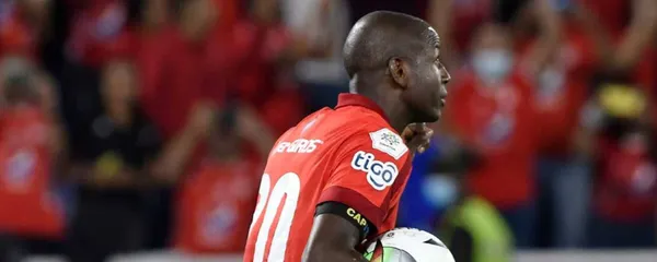 El conjunto escarlata busca los tres puntos contra el Blanco, Blanco para dejar atrás una semana llena de polémicas.