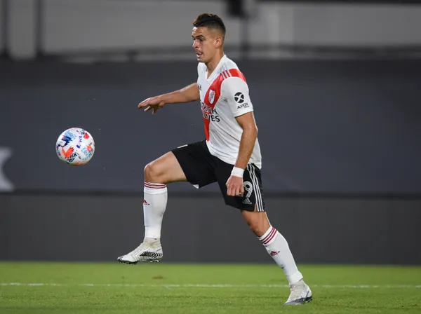 El conjunto "millonario" analiza la posibiliadad de quedarse con Rafael Santos Borré