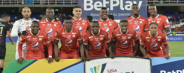 El cuadro "Escarlata" no podrá contratar jugadores para el próximo semestre.