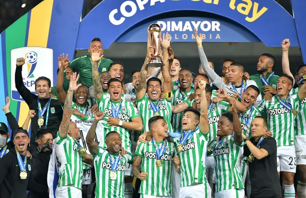 El cuadro “Verdolaga” se coronó campeón de la Copa Colombia 2021 y no tuvo reparos en hacer una jugada riesgosa para asegurar el título.