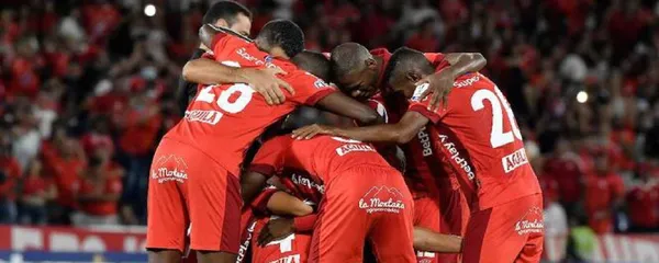 El cuerpo técnico "Escarlata" se encuentra armando un plantel competitivo para la próxima temporada.