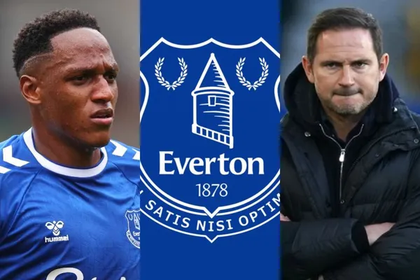 El defensor colombiano estuvo presente en el partido de Everton ante West Ham en la Premier League