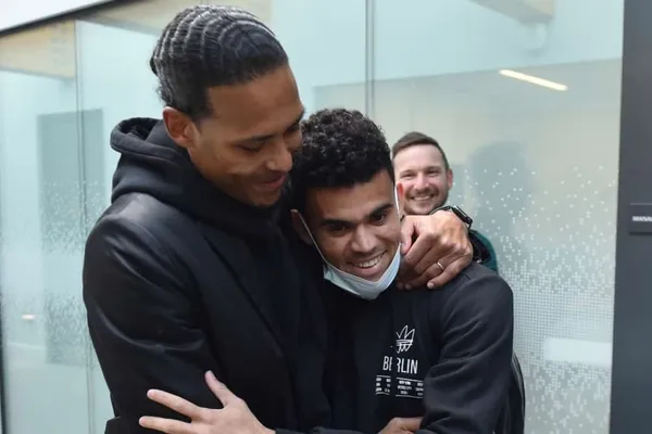 El defensor habló previo al partido ante Villareal por Champions Legue y tuvo unas palabras para el colombiano.