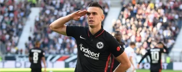 El delantero analizaría ofertas.