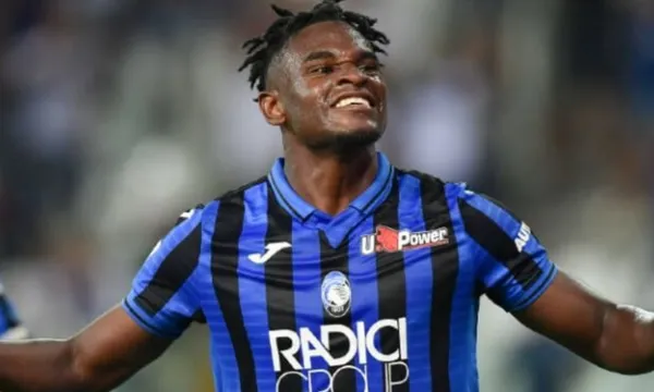 El delantero de Atalanta le coqueteó a un club de la liga inglesa.