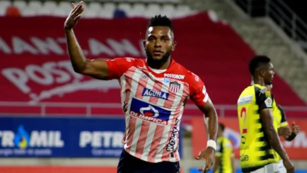 El delantero colombiano es uno de los más apetecidos en el actual mercado de pases.