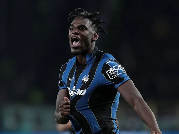 El delantero colombiano está en el radar del nuevo rico de Europa para ser su próximo fichaje y asaltar la Premier League.