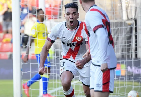 El delantero colombiano está viviendo un regreso soñado a La Liga de España y no paran de llegarle elogios a "El Tigre" que ahora tiene 300 goles en su carrera.