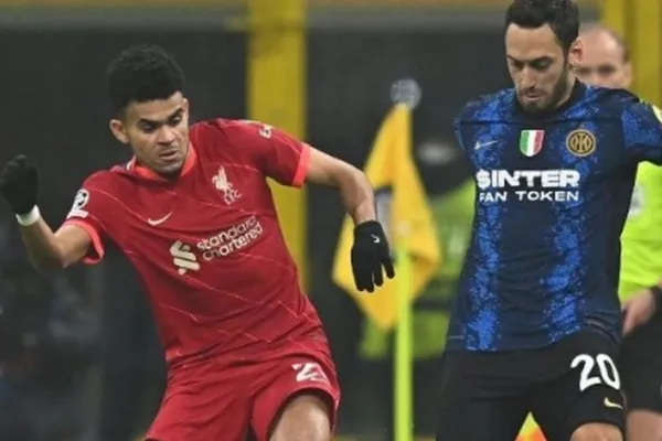 El delantero colombiano ingresó en el segundo tiempo en el partido de Liverpool ante Inter de Milán, luego de sus buenas actuaciones con el club inglés su precio en el mercado aumentó.