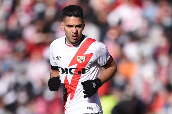El delantero colombiano jugó con el Rayo Vallecano que cayó ante Celta de Vigo en la liga de España.