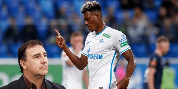 El delantero colombiano Mateo Cassierra, sigue demostrando todo su talento en Rusia con esta clase de golazos.