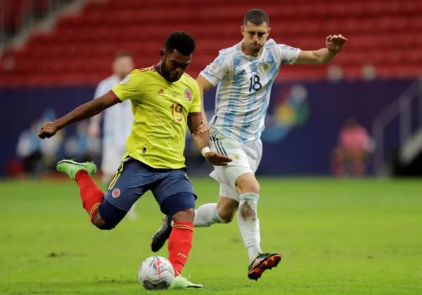 El delantero Miguel Ángel Borja quedó en deuda con la Selección Colombia, prometió goles y no cumplió, ahora el karma se la cobra.