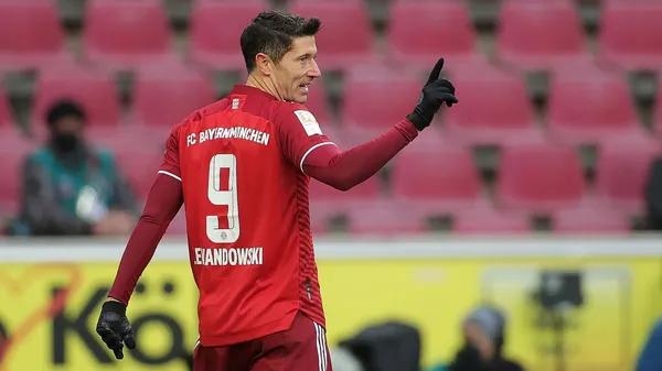 El delantero polaco realizó duras declaraciones sobre el argentino.