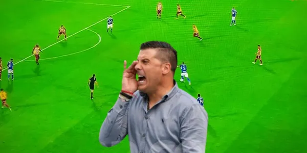 El DT del Tolima no aceptó los cuestionamientos del comunicador social.