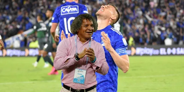 El DT de los embajadores reveló detalles de lo que habló con el central luego de su traspaso fallido a Brasil.