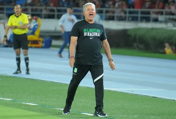 El entrenador de Atlético Nacional le mandó un contundente mensaje a los hinchas y a sus jugadores.