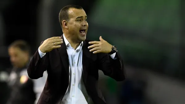 El entrenador e histórico portero del 'Verdiblanco' tiene un limitante panorama que exige resultados cercanos