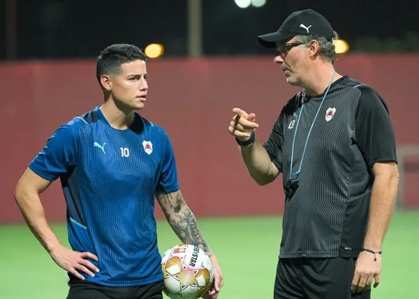 El entrenador de James Rodriguez en Qatar reveló detalles que aclaran un poco el presente del colombiano y despeja ciertas dudas que habían en torno a sus condiciones físicas.