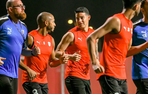 El entrenador Laurent Blanc se quedó sorprendido al ver que el colombiano está muy activo.