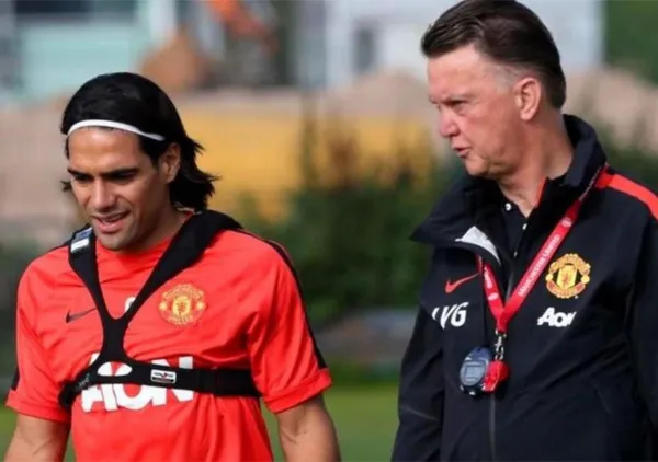 El entrenador Louis van Gaal fue uno de los culpables de que Radamel Falcao no brillara en el Manchester United y el colombiano no le guarda rencor.