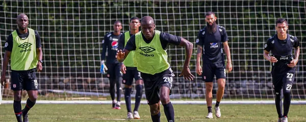 El equipo de Alberto Gamero visitará a un caótico conjunto Escarlata que quiere la victoria para calmar la crisis.