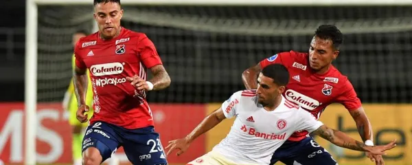 El equipo de Comesaña busca pelear por el torneo internacional y la liga local.