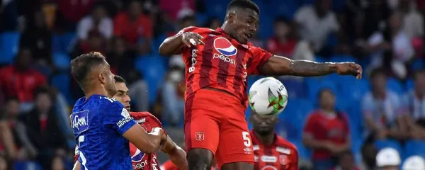 El equipo de Alexandre Guimarães busca definir la llave en el partido de ida.