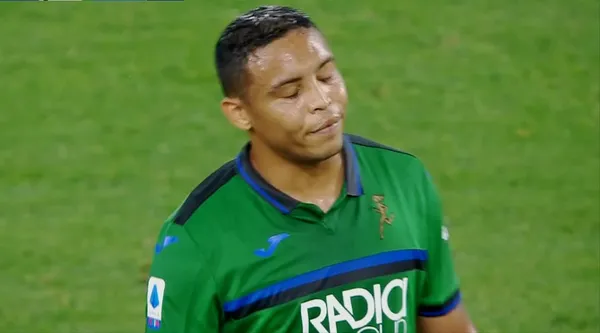 El equipo italiano lo quiere a toda costa unos años más pero el colombiano puede tomar otro rumbo