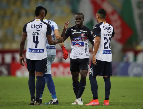 El equipo de Luis Amaranto Perea se juega la clasificación en el certamen continental.