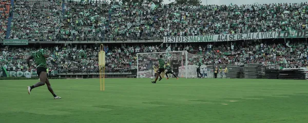 El equipo paisa se entrenó a puertas abiertas en el escenario deportivo.