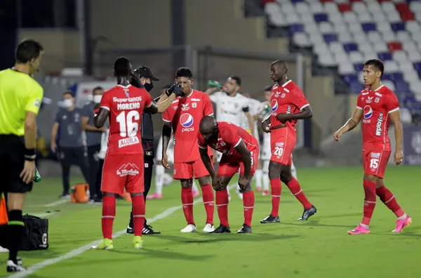 El Escarlata cayó 3-1 ante el conjunto brasileño por la cuarta fecha de la Copa Libertadores.