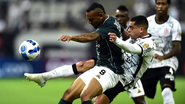 El Estadio Palmaseca de la ciudad de Santiago de Cali, recibe a un poderoso Corinthians de Brasil.