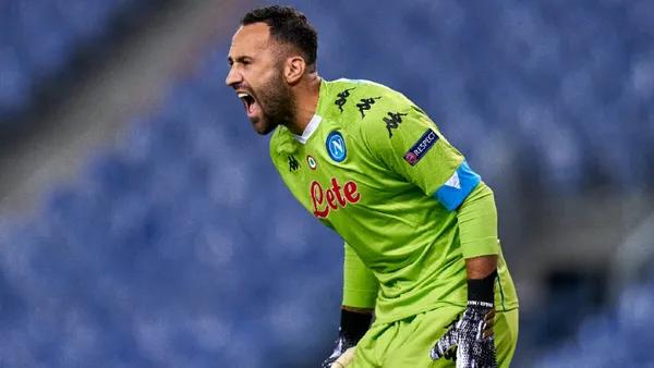 El Estadio San Paolo se viste de gala para recibir un partido que sacara chispas, el local buscara el liderato, mientras la visita quiere meterse en puestos europeos