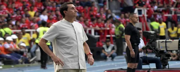 El estratega estaría buscando la salida de varios jugadores del equipo.