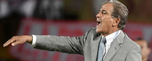 El estratega piensa en su futuro y analizará las opciones que tiene para dirigir, entre ella Santa Fe.