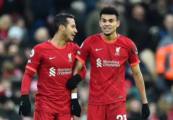 El ex jugador milito entre 1987 y 1997 con la escuadra de Anfield. Hoy lanzó unas duras palabras contra el extremo colombiano y su presente con el Liverpool.