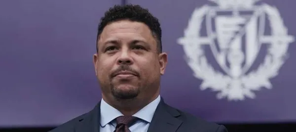 El exfutbolista brasileño es considerado uno de los mejores 9 en la historia del fútbol y elogió a un delantero colombiano que se ha destacado en Europa y quien vivió una situación similar a la del fenomeno por una lesión.