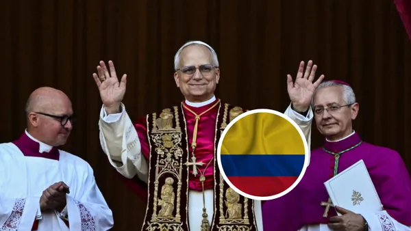 El fútbol también se hizo sentir: el primer equipo en saludar al Papa fue este, y hay colombianos allí. Foto: Vatican y Pexels