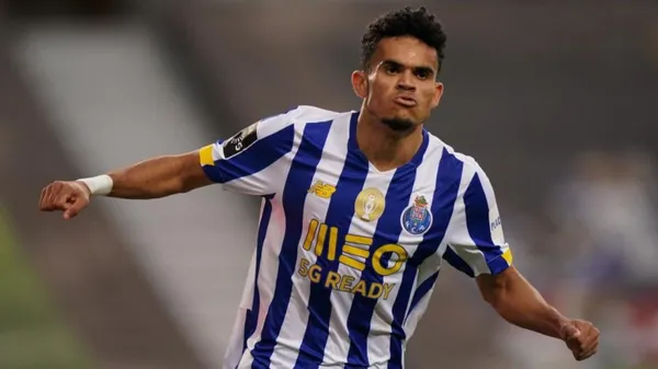 El guajiro Luis Díaz está cerca de protagonizar una venta estratosférica al conjunto inglés y deja un "recadito" a un equipo colombiano.